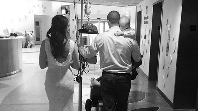 Silnejšiu svadobnú fotografiu ste ešte nevideli