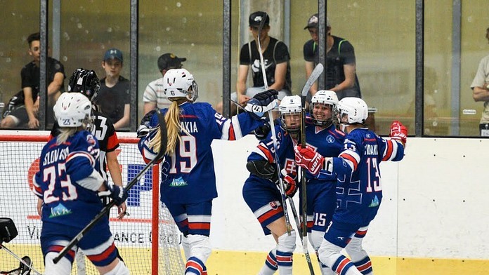 Slovenské hokejbalistky porazili Kanadu.