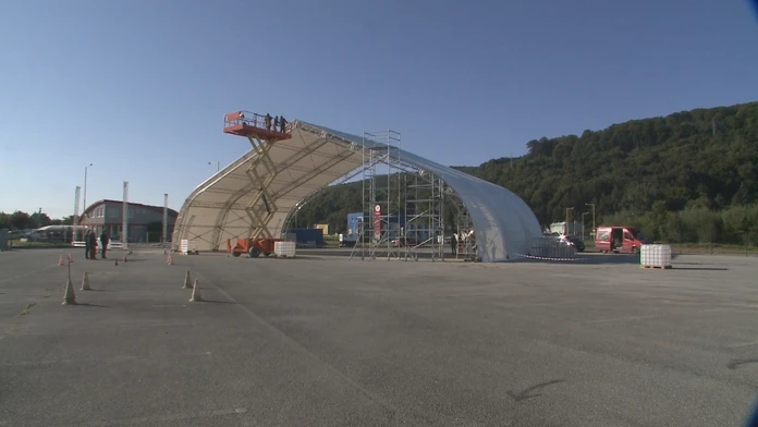 V Prešove pripravujú pódium na návštevu pápeža.