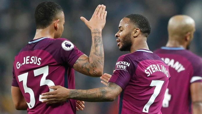 Gabriel Jesus a Raheem Sterling.
