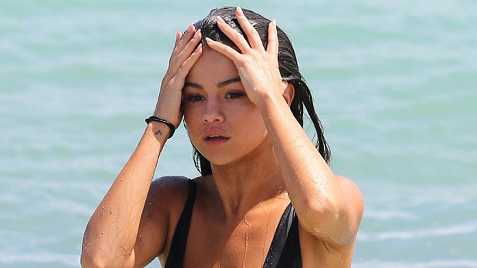 selena3.jpg