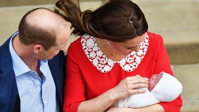 Kate Middleton a princ William so synčekom.