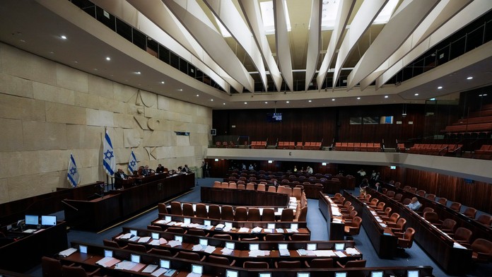 Izraelský parlament odhlasoval svoje rozpustenie. Krajinu čakajú piate voľby za štyri roky