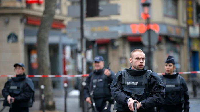Miesto útoku v Paríži uzavreli