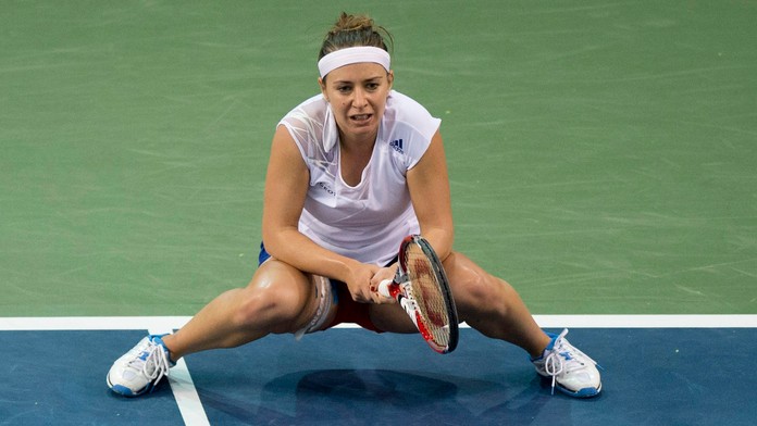 Kristína Kučová prehrala s Eugeniou Bouchardovou po setoch 7:6, 2:6, 1:6.