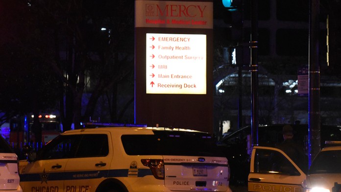 Po streľbe v nemocnici v Chicagu štyria mŕtvi.