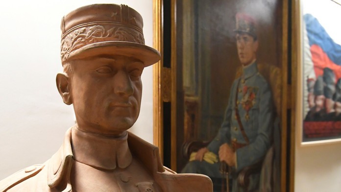 Muž podozrivý z vraždy dievčaťa.