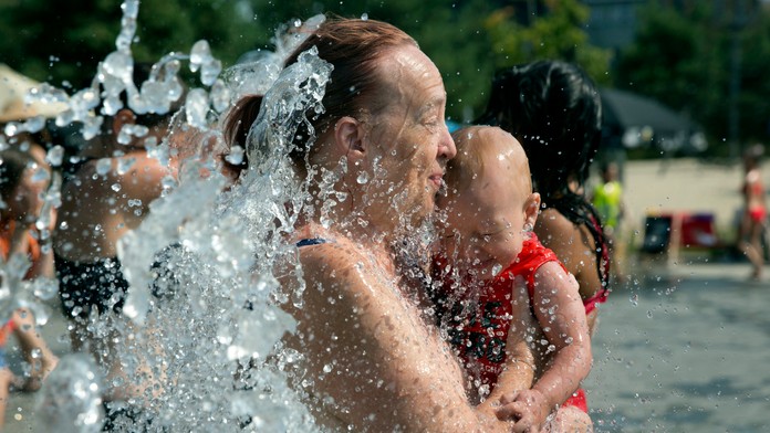 Čiľan Alexis Sánchez reaguje vo štvrťfinále Copa América proti Kolumbii.