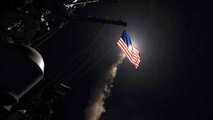 Strely Tomahawk boli odpálené z dvoch amerických vojnových lodí operujúcich v Stredozemnom mori.