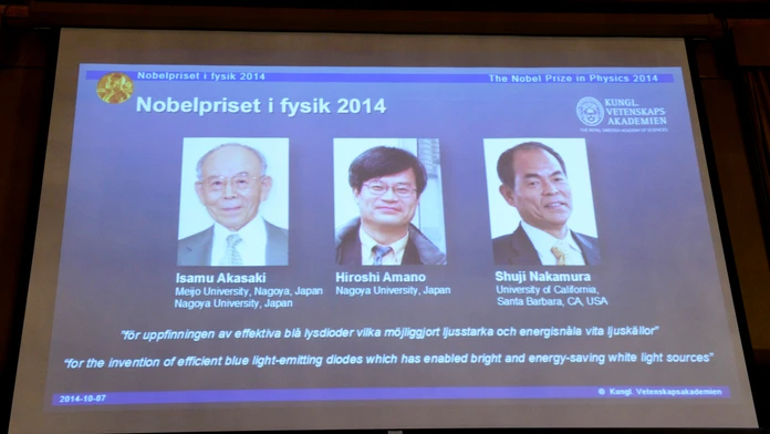 Japonskí vedci Isamu Akasaki, Hiroši Amano a Šuji Nakamura sa stali v Štokholme laureátmi Nobelovej ceny za fyziku.