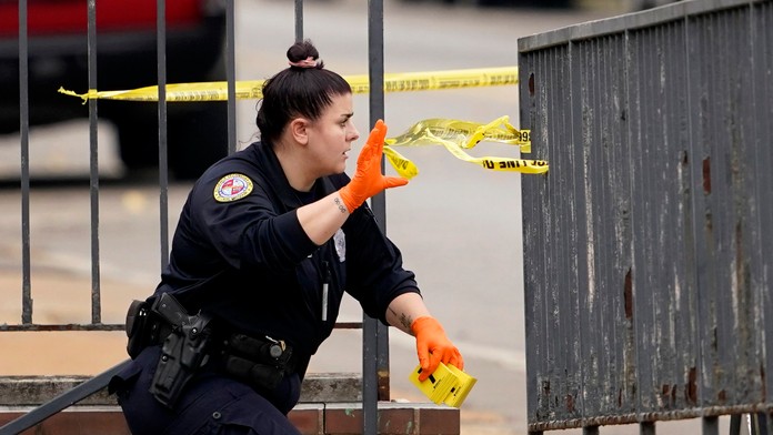 Dráma na strednej škole v St. Louis: Útočník zastrelil dvoch ľudí