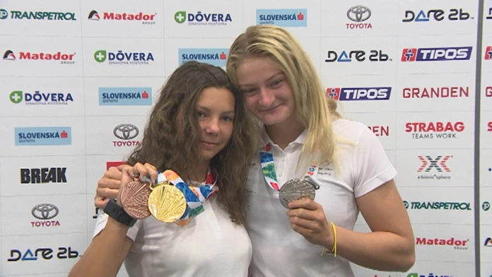Emanuela Luknárová a Katarína Pecsuková.