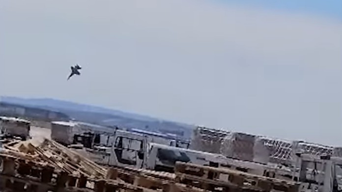 Padajúca stíhačka