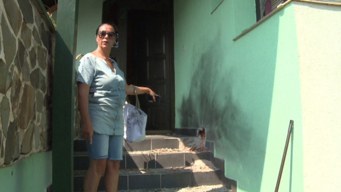 Na dom Mojsejovej rodiny zaútočili výbušninou