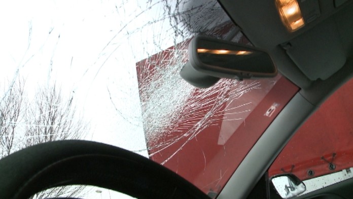 Rozbité predné sklo