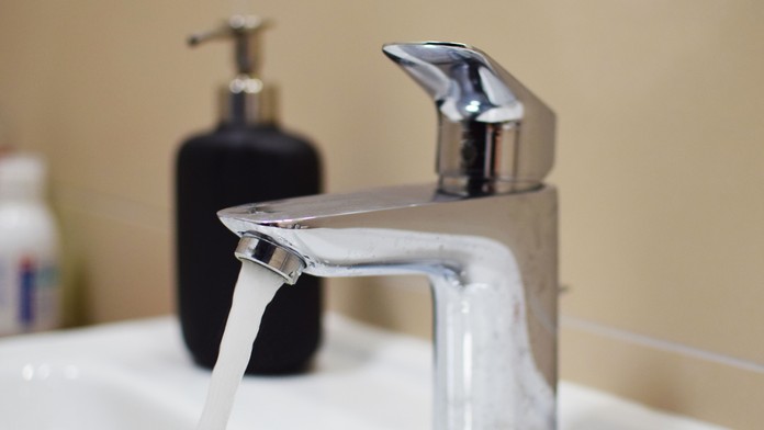 Východniari si priplatia aj za vodu. Prečítajte si, o koľko stúpnu ceny vodného a stočného