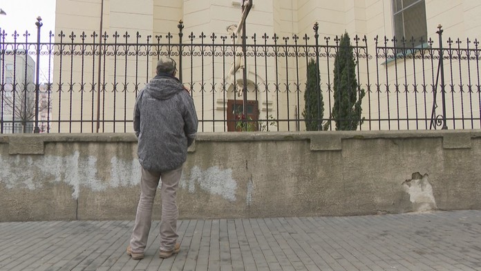 Tomáš je bezdomovcom 20 rokov, ale prácou sa vedel uživiť. Postupná strata zraku všetko zmenila