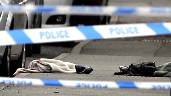 Britskú poslankyňu na ulici dobodal muž.