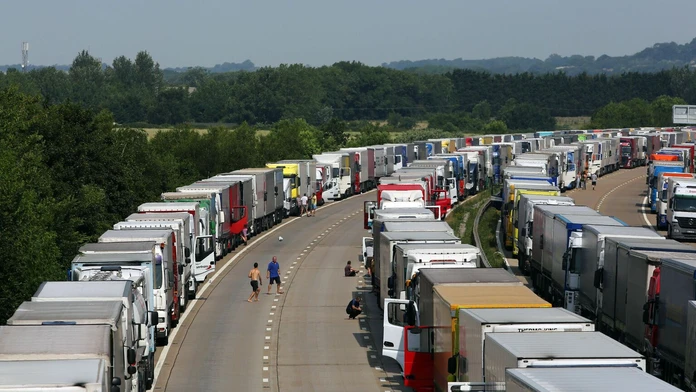 Kolóny v prístavnom meste Calais