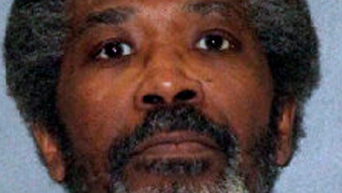 Kanada stiahne pre záhadné ochorenia polovicu svojich diplomatov z Kuby.