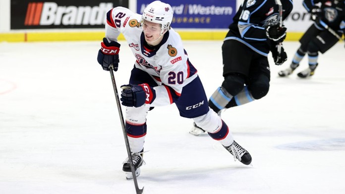 Covid ho na rok a pol odstavil od hokeja aj NHL draftu. Hoci hrával s Bedardom, reštart sa mu podaril doma