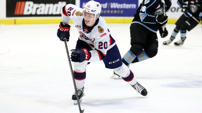 Covid ho na rok a pol odstavil od hokeja aj NHL draftu. Hoci hrával s Bedardom, reštart sa mu podaril doma