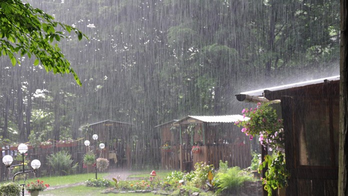 Letný dážď v reštaurácii