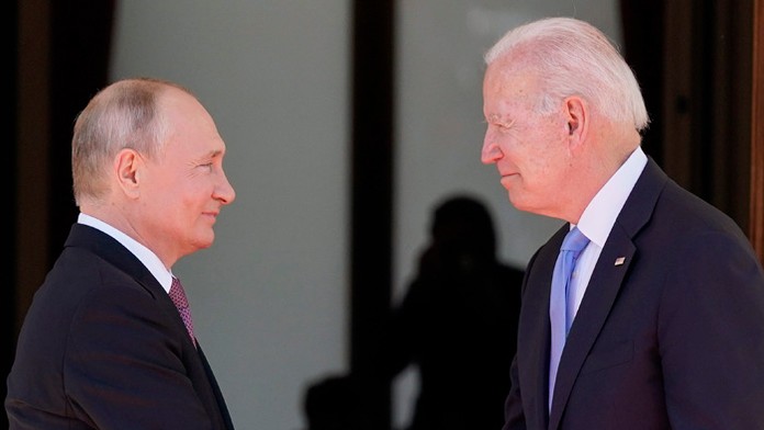 Americký prezident Joe Biden a ruský prezident Vladimir Putin.