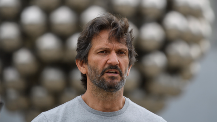 Na snímke Robert Kaliňák informuje o aktuálnom zdravotnom stave premiéra Roberta Fica.