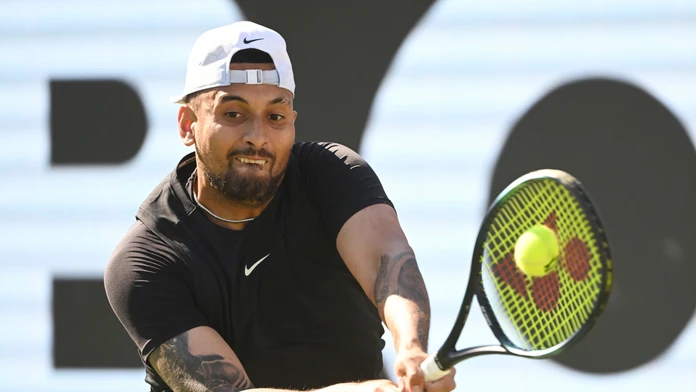 Zvažoval samovraždu, skončil na psychiatrii. Kyrgios: Po Wimbledone som bol na drogách