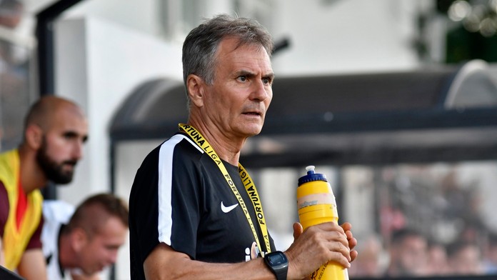 Na snímke tréner ŠKF iClinic Sereď Michal Gašparík počas zápasu 4. kola Fortuna ligy ŠKF iClinic Sereď - FC ViOn Zlaté Moravce.