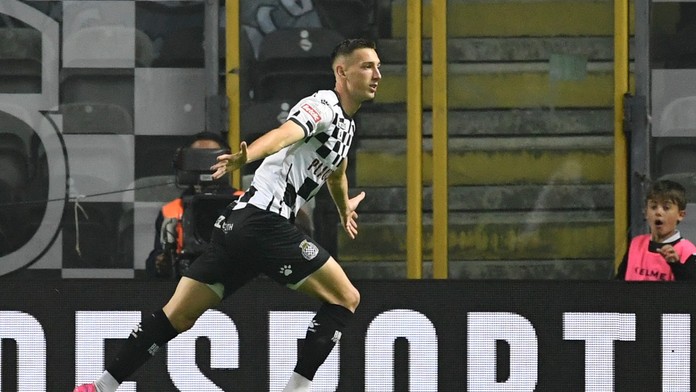 Na snímke Róbert Boženík po strelení gólu.