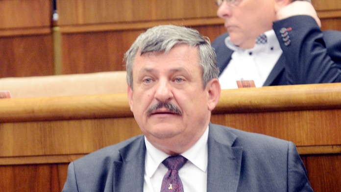 Na snímke predseda Výboru NR SR pre obranu a bezpečnosť Anton Hrnko.