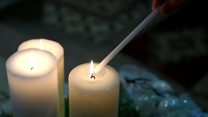 Kresťania prechádzajú do druhej časti adventu. Slávia tretiu adventnú nedeľu