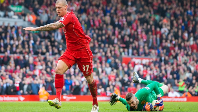 Martin Škrtel (Liverpool) a španielsky brankár David de Gea (ManU) 