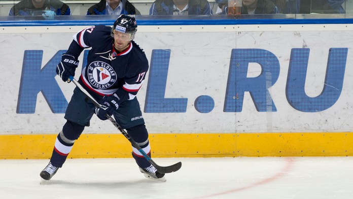 Obranca Ľubomír Višňovský v zápase KHL HC Slovan Bratislava - CSKA Moskva.