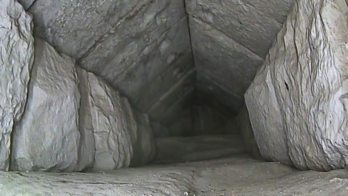 VIDEO: Vedci predstavili objav skrytej komory vo vnútri Veľkej pyramídy v Gíze