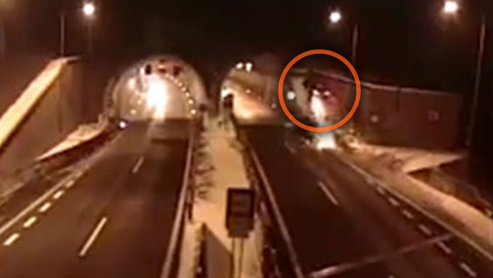 Auto vyletelo z cesty.