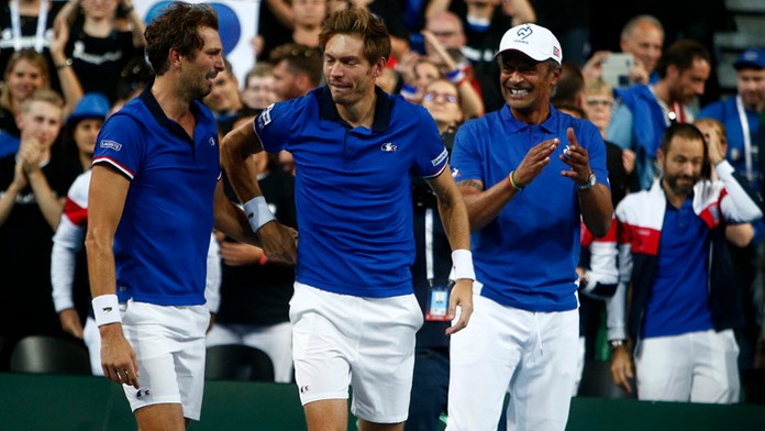 Francúzski reprezentanti: Nicolas Mahut, Julien Benneteau a kapitán Yannick Noah.