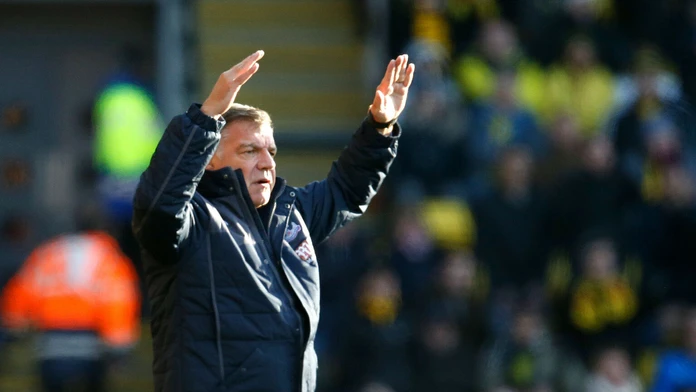 Na snímke teraz už bývalý tréner futbalistov Crystal Palace Sam Allardyce.