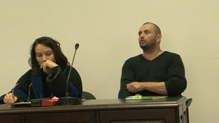 Otec mŕtveho chlapčeka na súde.