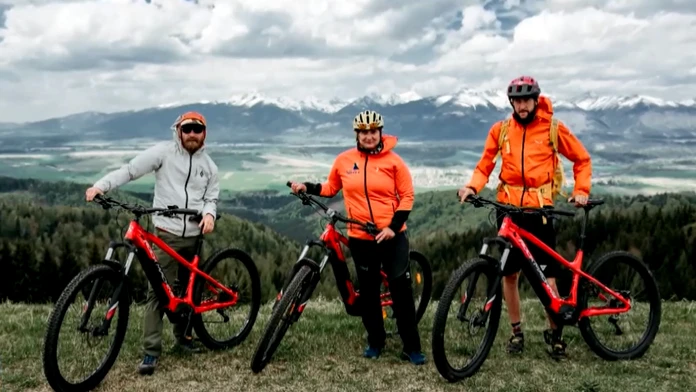 Ján Tribula vzal do hôr cyklistku Lenku Ilavskú Litvinovú