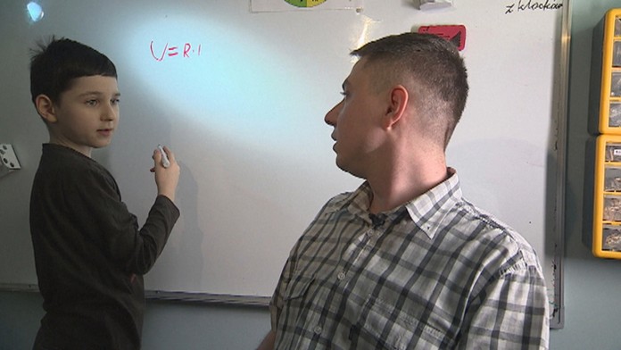 Kamil Wronski  - deväťročný študent poľskej univerzity v Lubline.