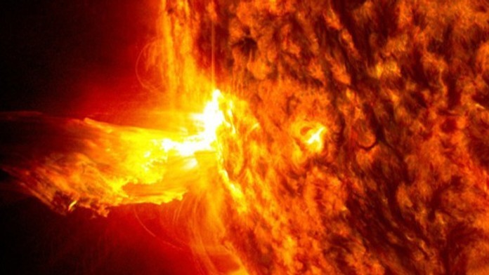 Zemi hrozia solárne superbúrky. Vedci majú tri jasné indície