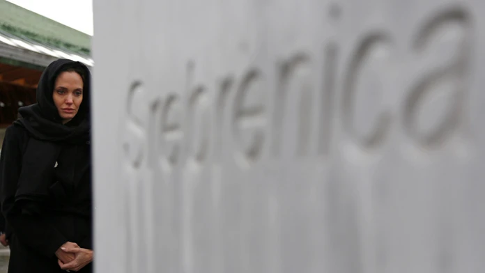 Angelina Jolie v Srebrenici