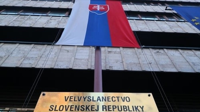 Ruská federácia vyhostila troch pracovníkov nášho veľvyslanectva v Moskve