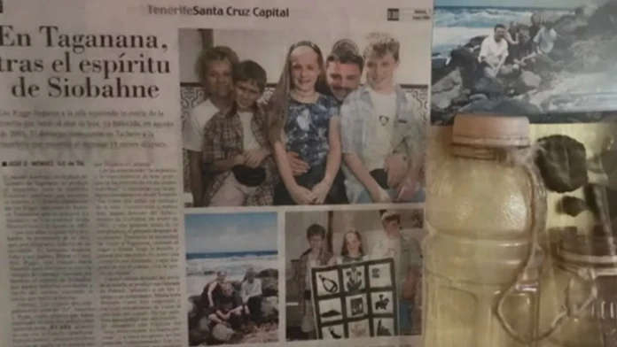 Českí hokejisti sa radujú z výhry nad Ruskom.