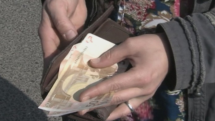 Žena podvodníkovi zaplatila 100 eur. 