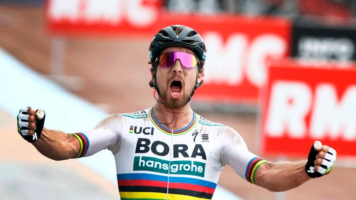 Víťazné gesto Petra Sagana v cieli. (archívne foto)