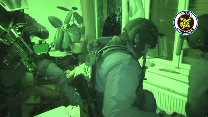 Policajná razia.